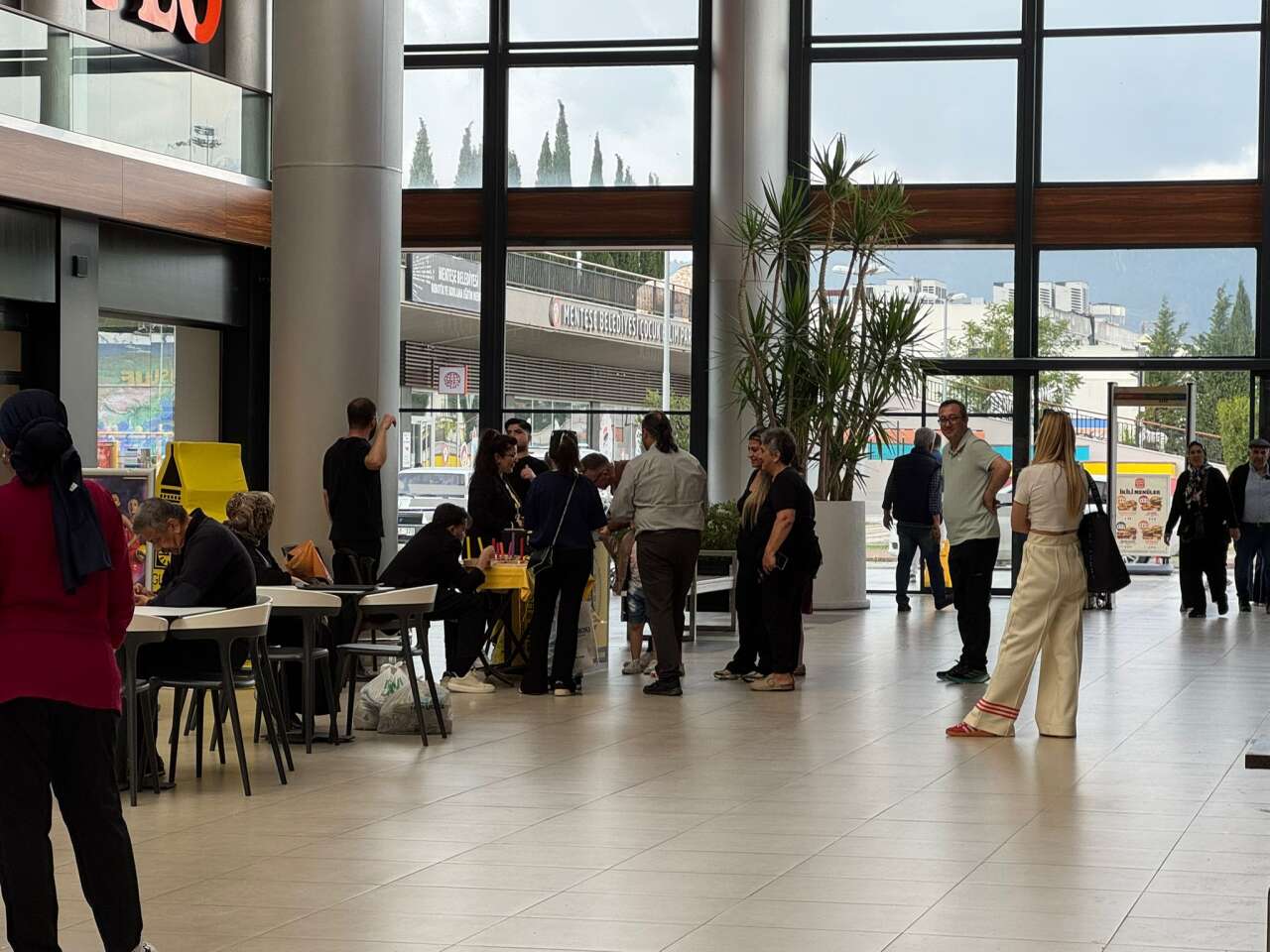 Kurban Bayramı Öncesi Menteşe'de Alışveriş Hareketliliği: AVM’lerde Yoğunluk 1
